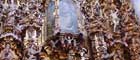  Restauran retablo principal de la Parroquia de Santa Prisca en Taxco, Guerrero