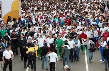  Más de 15 mil personas participan en la “IV Caminata Nacional por la Salud”