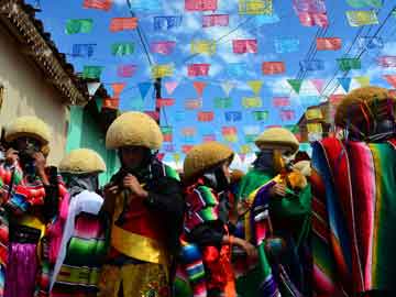  “Danza de Parachicos”, añeja tradición del municipio de Chiapa de Corzo y que en 2010 fue declarada Patrimonio Cultural Inmaterial de la Humanidad